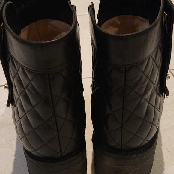 AUTHENTIC CHANEL turnlock booties 9.5 - Picture 3 of 6